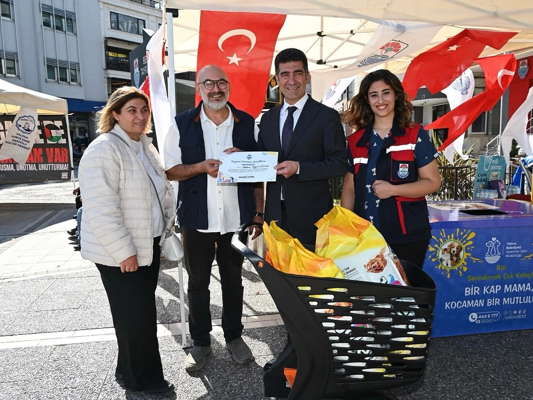 Yalova'da Askıda Mama Etkinliği: Sokak Hayvanlarına Destek