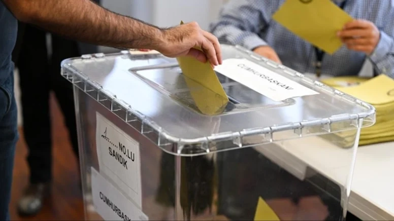 AKP'li Şamil Tayyar: 2026'da Yeni Anayasa Referandumu ve Erken Seçim İhtimali