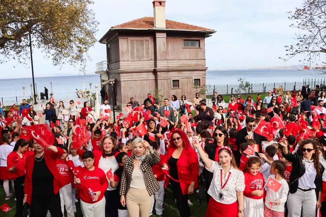 Yalova'da Yürüyen Köşk'te Cumhuriyet Coşkusu ve Doğa Sevgisi