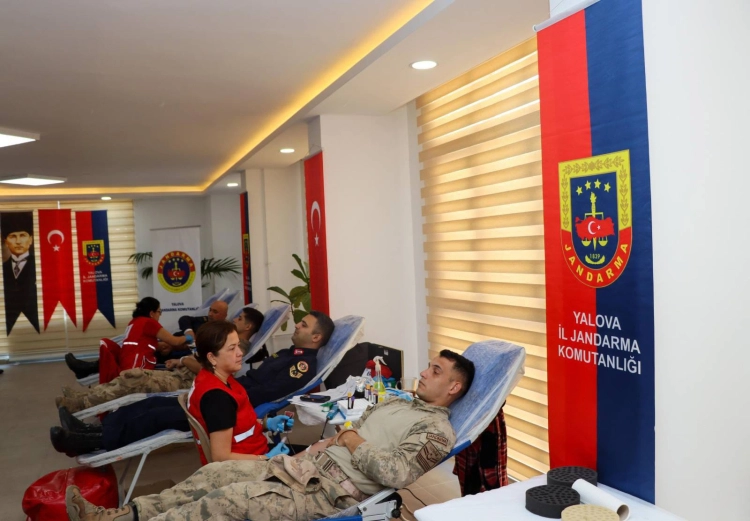 Yalova Jandarma 102. Yılda 102 Kan Bağışı Yaptı