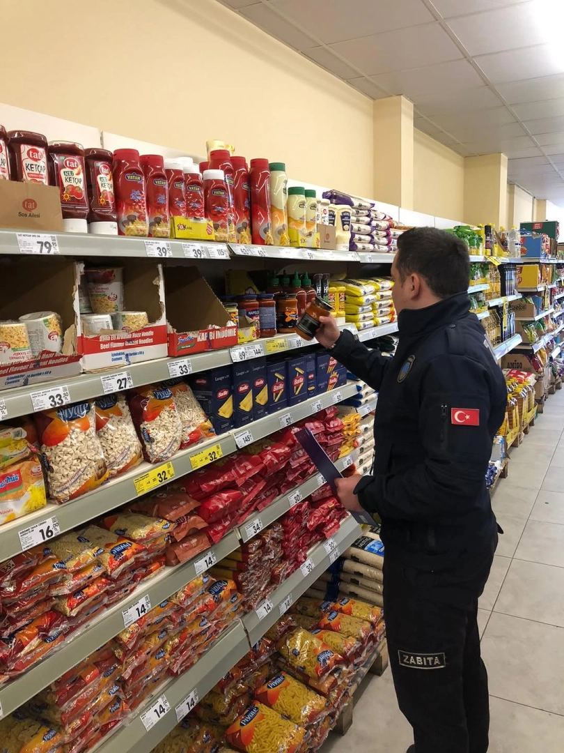 Termal'de Market Denetimleri: Zabıta Ekipleri Sahada Kontrol Yapıyor