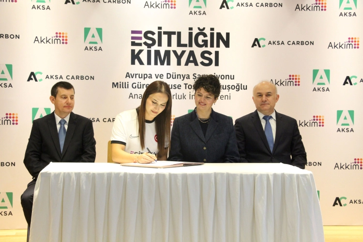 Buse Tosun'a Aksa'dan 'Eşitliğin Kimyası' Sponsor Desteği