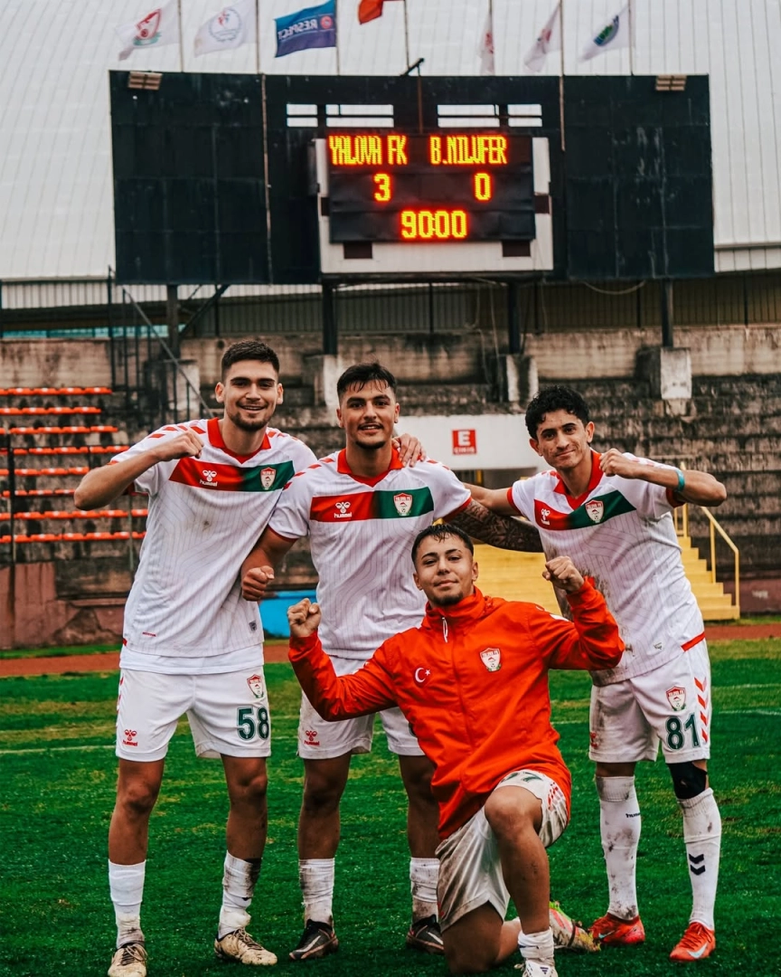 Yalova FK Nilüfer FK'yı 3-0 Mağlup Etti | 3. Lig'de Büyük Galibiyet