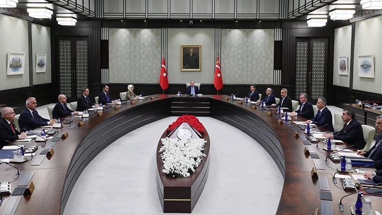 Cumhurbaşkanlığı Kabinesi Toplantısı: Terör, Suriye ve 2026 Bütçesi Görüşüldü