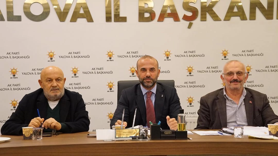 AK Parti Yalova'da Haftalık Toplantı: Güçlü ve Şimşek Konuştu