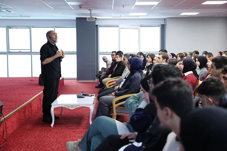 Ahmet Sula Yalova Üniversitesi'nde: Neyin Peşindesin Semineri 17 Aralık'ta