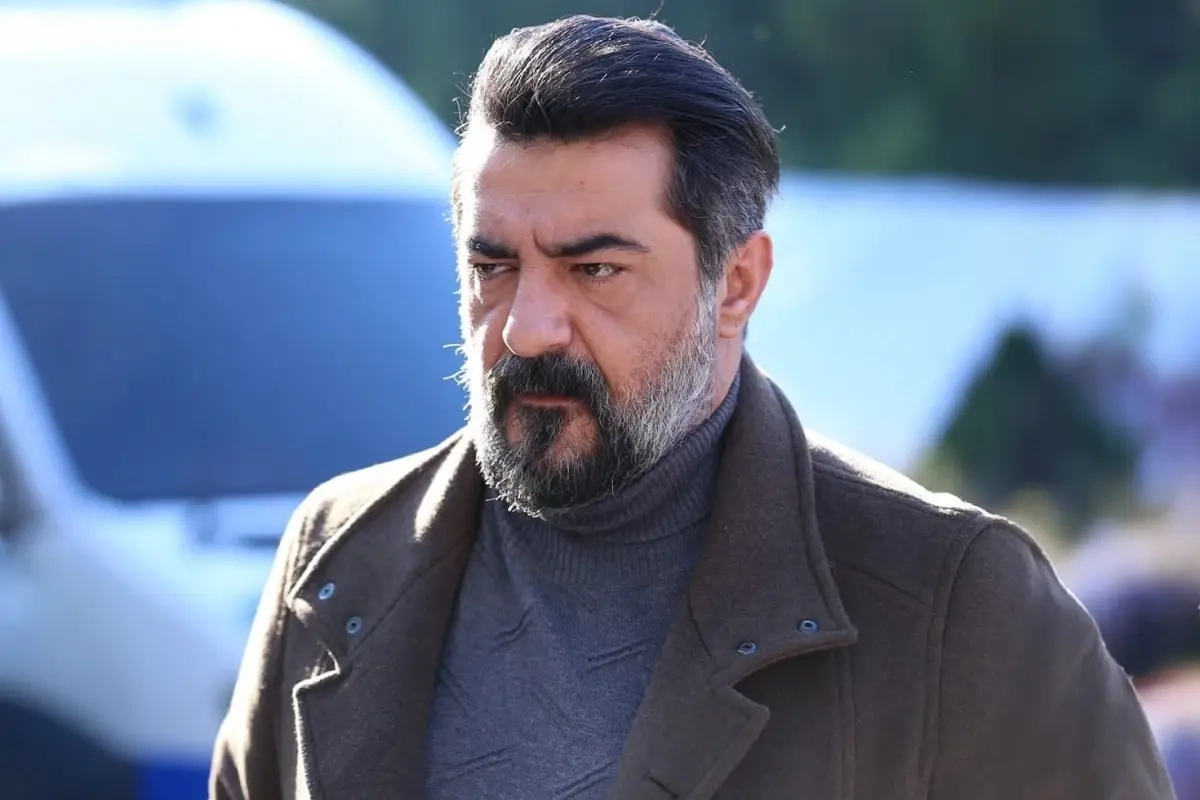 Celil Nalçakan Trafik Kazası Geçirdi: 'Turp Gibiyim' Dedi