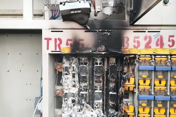Yalova Cumhuriyet Meydanı'nda Trafo Yangını: İtfaiye Hızlı Müdahale Etti
