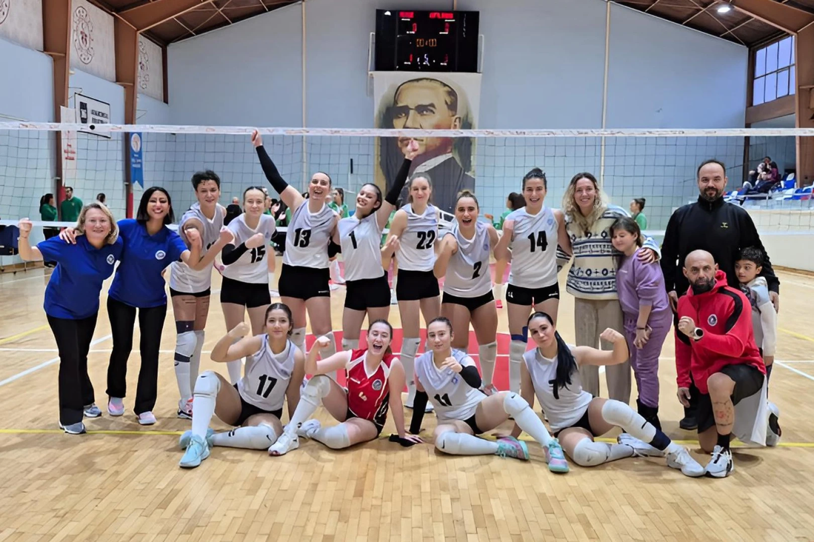 Çiftlikköy Belediyespor Bursa'dan 3-1 Galibiyetle Döndü | Voleybol 2. Lig