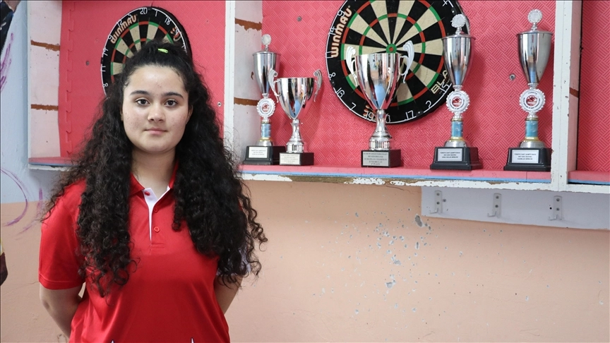 Zehra Gemi Dünya Dart Şampiyonu: İngiltere'de Altın Madalya
