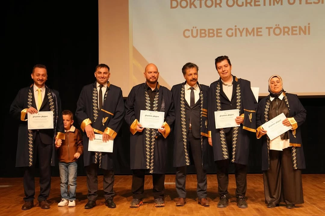 Yalova Üniversitesi'nde 2025-2026 Akademik Yılı Coşkuyla Açıldı