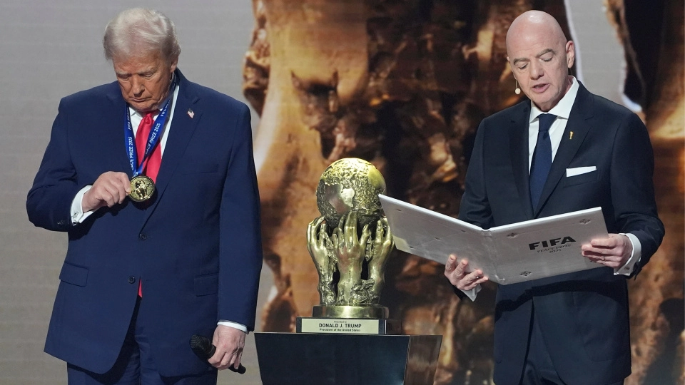 FIFA'da Trump Krizi: Infantino Barış Ödülüyle Tarafsızlık İhlaliyle Suçlanıyor