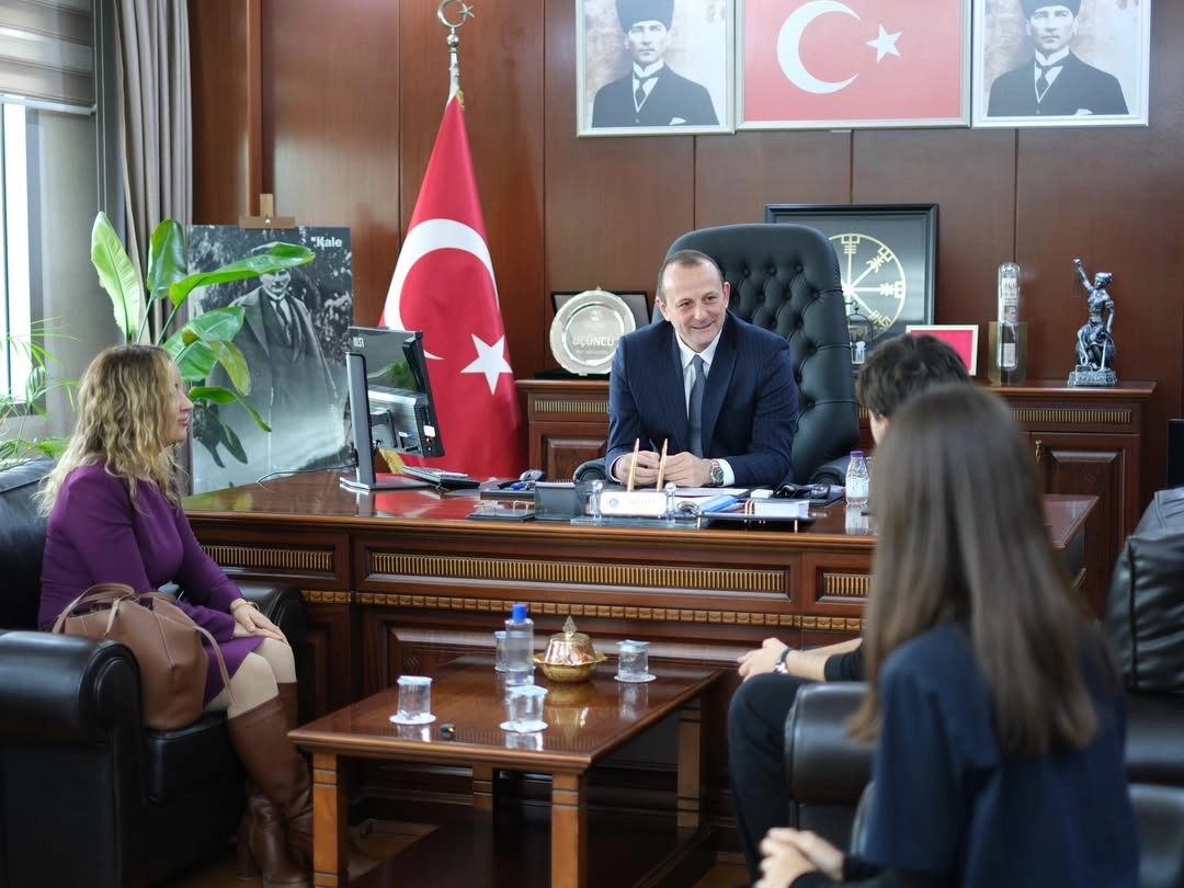 Liseli Gençler Çiftlikköy'de Kan Bağışı Farkındalığı Yaratıyor