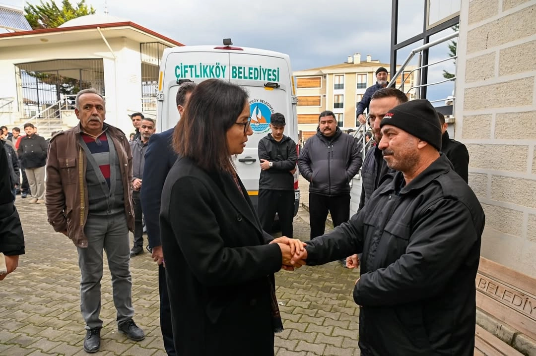Safran Köyü Bağlantı Yolu Sıcak Asfalt Çalışmaları Devam Ediyor