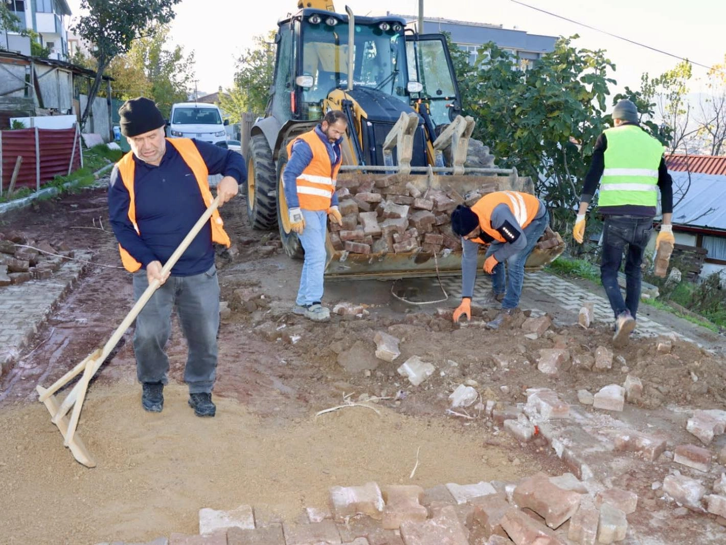 Yalova Ülkü Sokak Parke Yol Yenileme Çalışmaları Tamamlandı