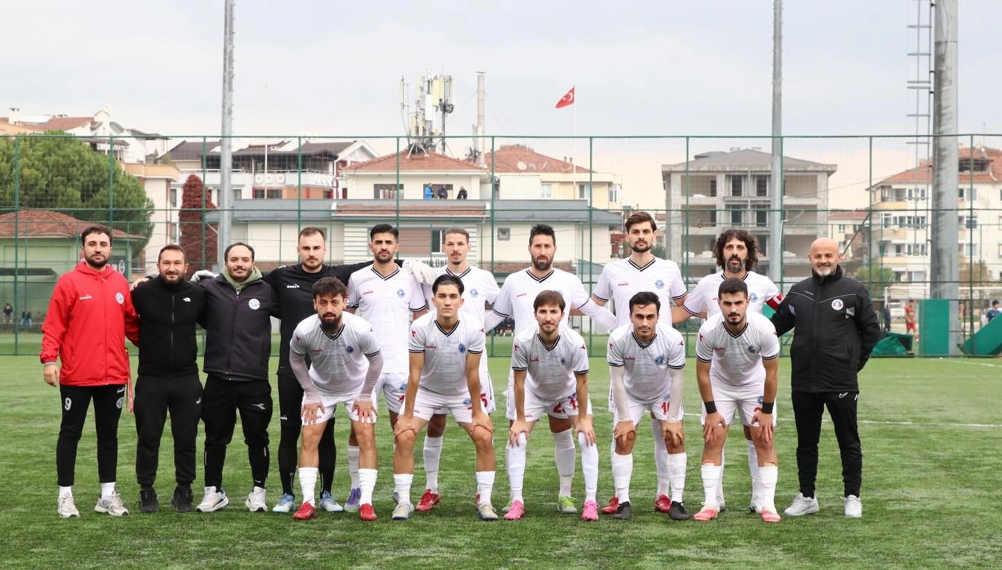 Çiftlikköy Belediyespor Kadıköyspor'u 5-2 Yendi | Yalova Süper Amatör Lig