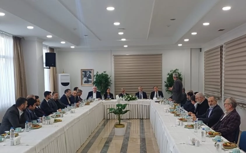 Eğitime Destek Platformu Toplantısı: Taner Yıldız ve Vali Kaya Katıldı