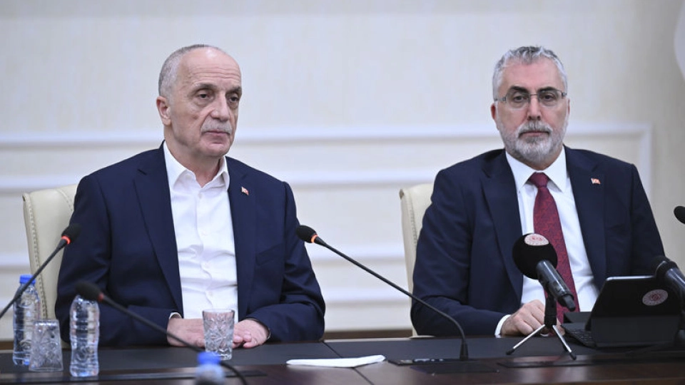 Asgari Ücret Görüşmeleri: Bakan Işıkhan ve TÜRK-İŞ Başkanı Atalay Bir Araya Geldi