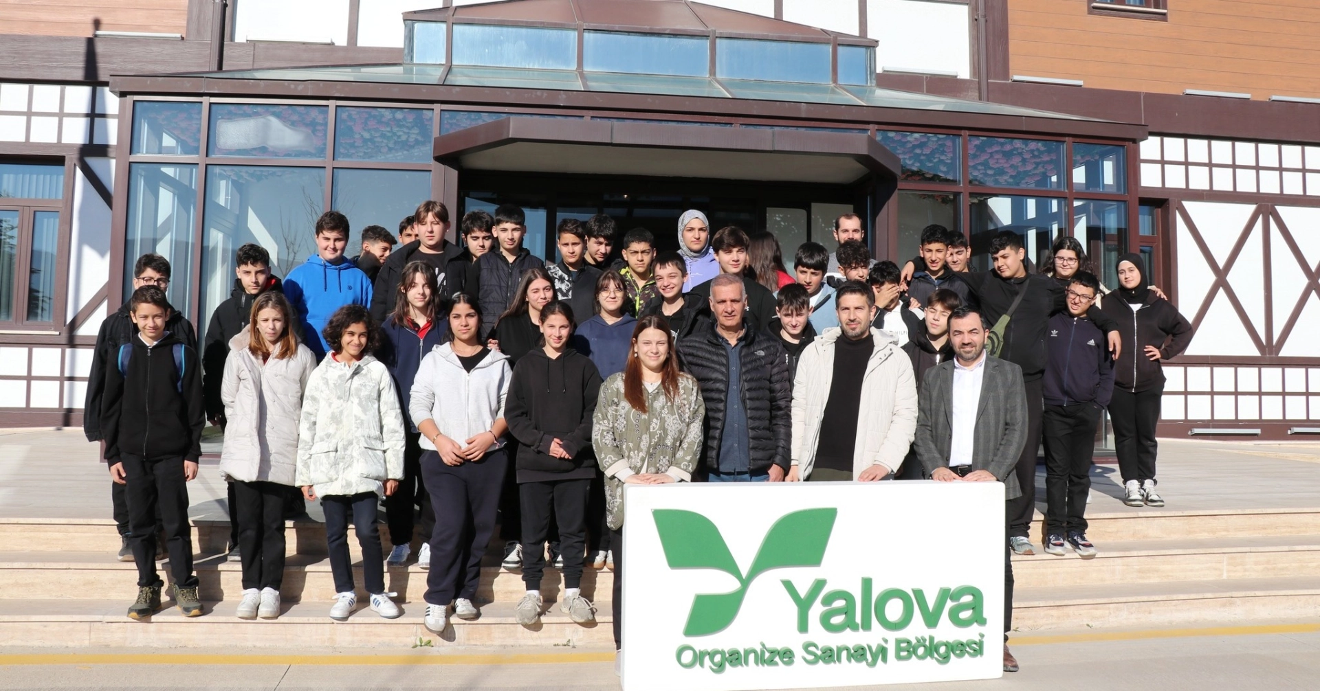 Yalova OSB'de Öğrenciler Sanayi Gezisi ile Üretimi Yerinde Gördü