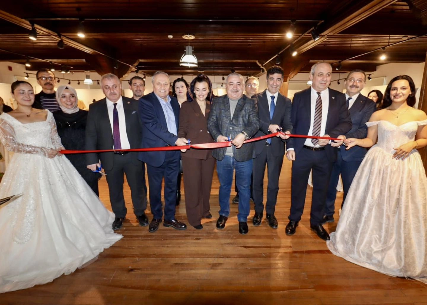 Yalova'da Gelinliğin Yolculuğu Sergisi Açıldı | Sanat ve Moda Buluşması