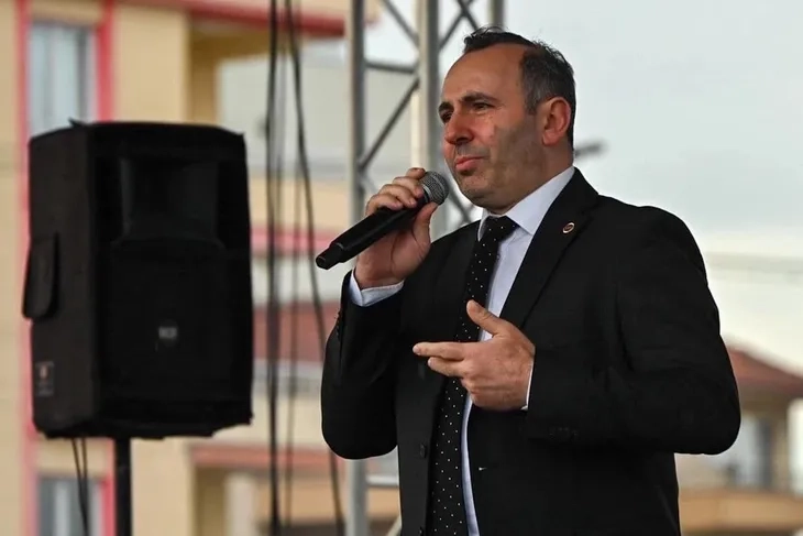 Mustafa Tutuk: Cumhuriyet Meydanı Satış Alanı Olmamalı