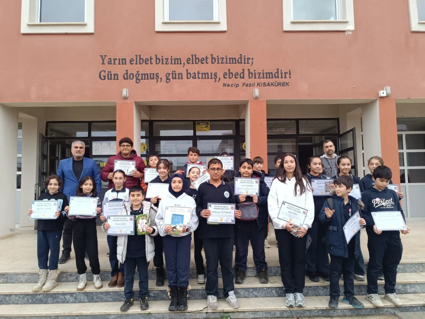 Çiftlikköy'de Kitap Okuma Yarışması: Öğrenciler Ödüllendirildi