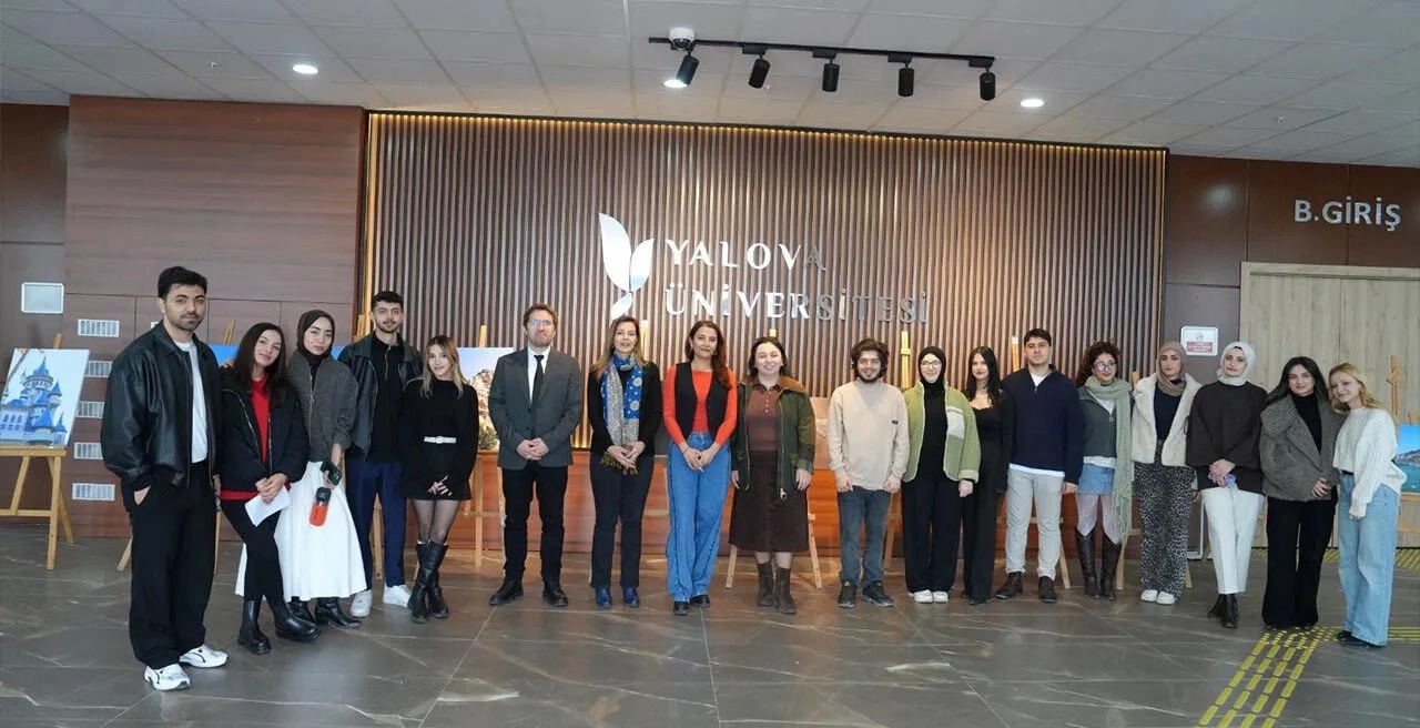 Yalova Üniversitesi'nden Fotoğraf Sergisi: 36 Eser Sanatseverlerle Buluştu