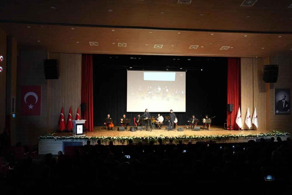 Yalova Üniversitesi'nde Mevlevi Sema Gecesi: Tasavvuf Musikisi ve Semazen Gösterisi