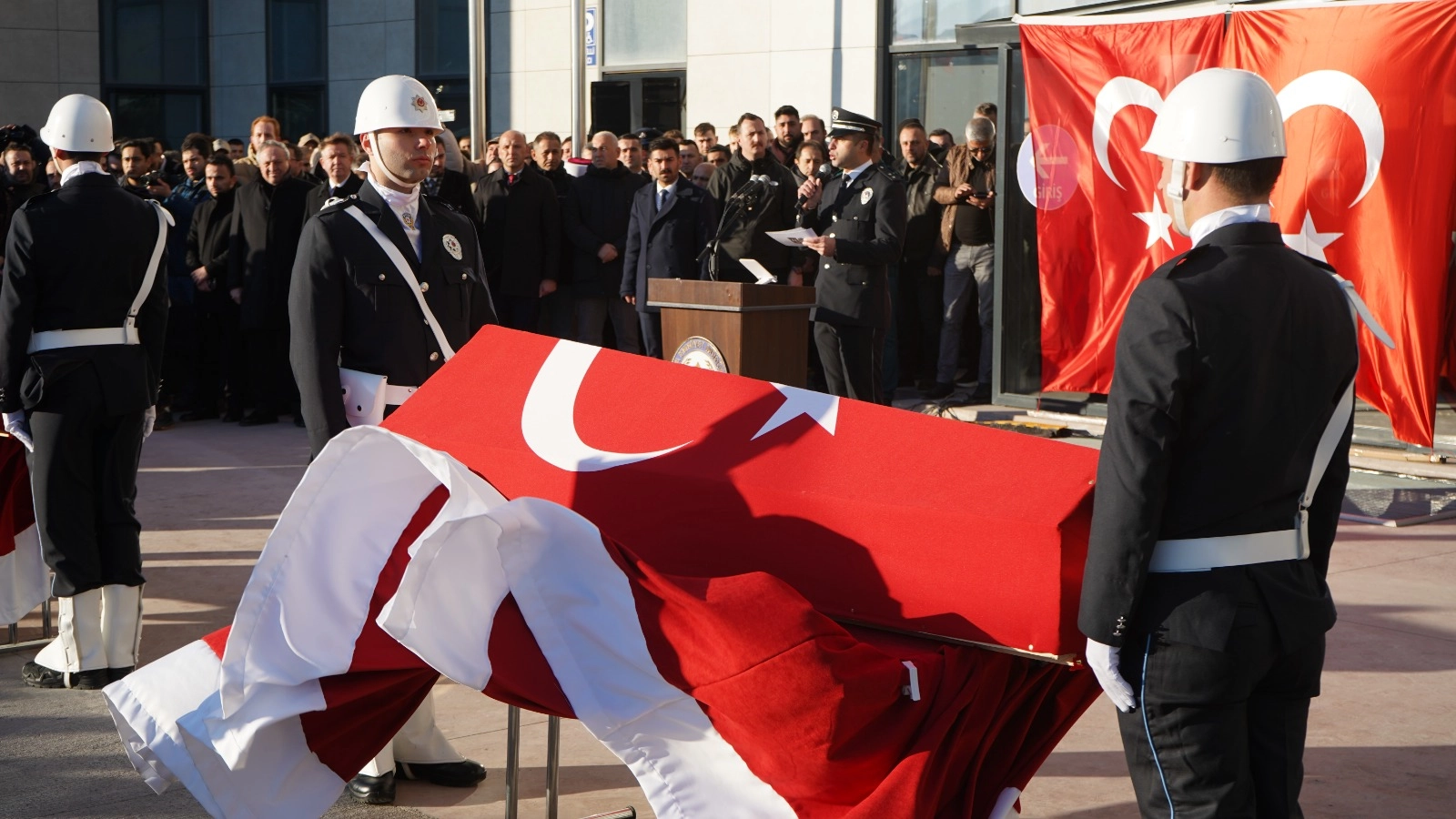 Yalova'da Şehit Polisler İlker Pehlivan, Turgut Külünk ve Yasin Koçyiğit Dualarla Uğurlandı