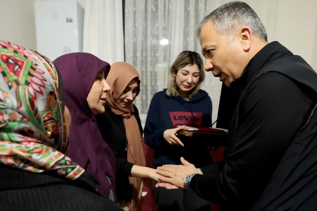 Yerlikaya ve Erdoğan'dan Şehit Polis Yasin Koçyiğit Ailesine Taziye