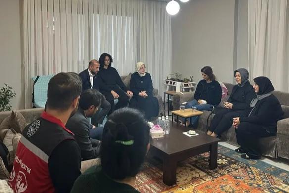 AK Partili Akyol'dan Şehit Polis İlker Pehlivan Ailesine Taziye Ziyareti