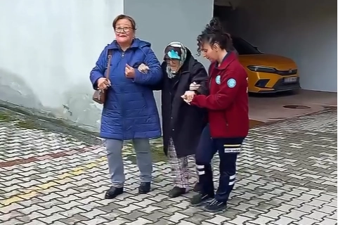 Altınova Belediyesi Anne ile Oğlunu Duygusal Buluşturdu