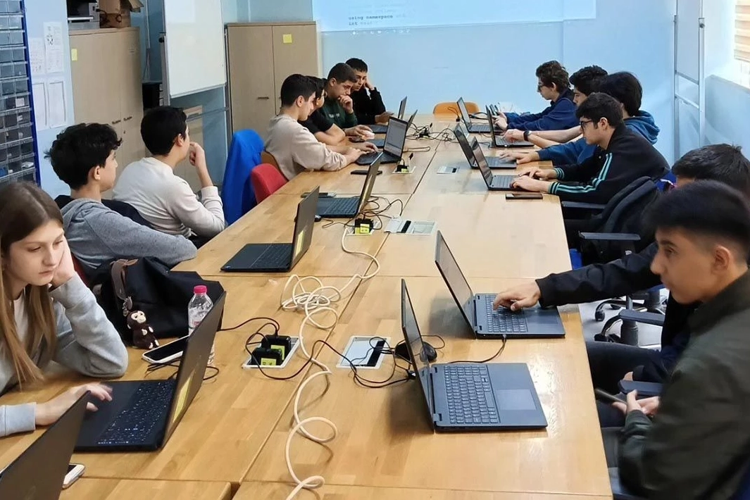 Yalova Deneyap Atölyeleri: Gençlere Teknoloji ve Bilim Eğitimi