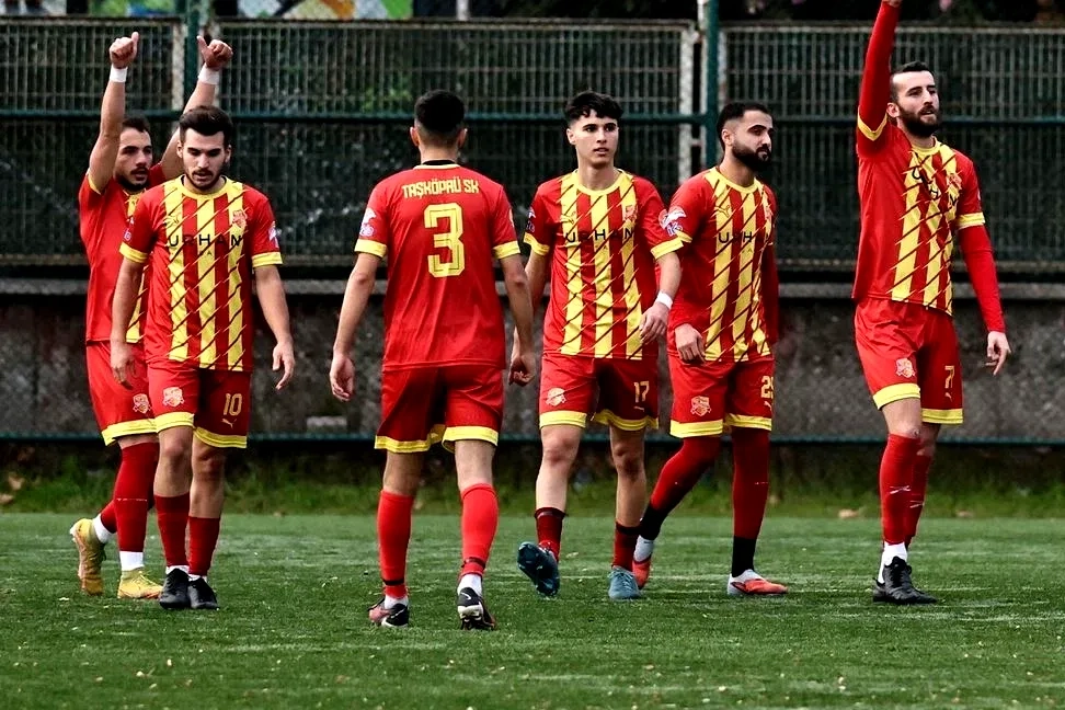 Taşköprüspor Kadıköyspor'u 5-1 Yendi: Süper Amatör'de Şok Skor