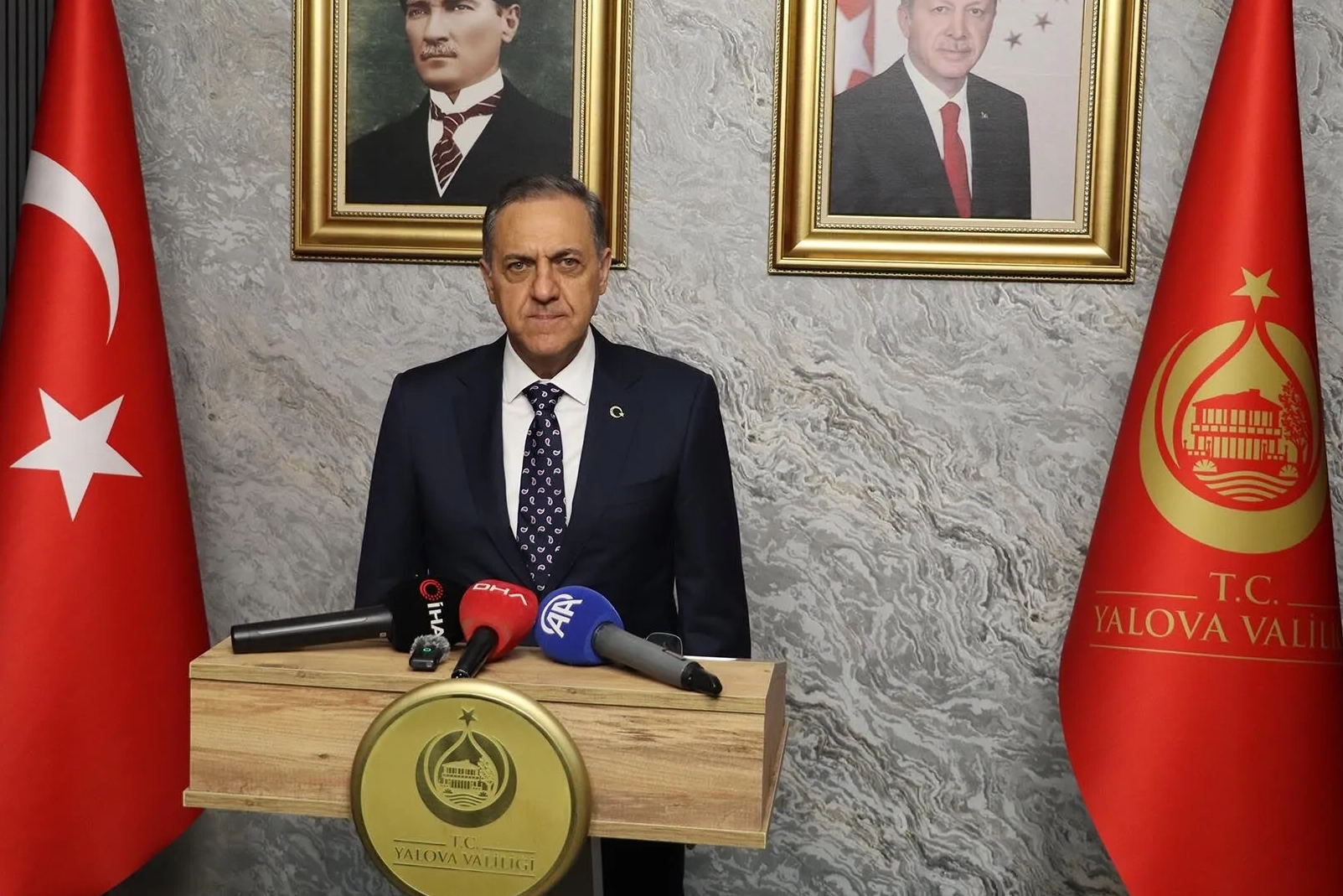 Yalova Valisi Dr. Ahmet Hamdi Usta Göreve Başladı: İlk Açıklamalar