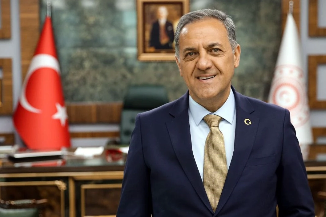 Irak'ta Türk Bayrağına Saldırı: Yalova Valisi'nden Sert Tepki