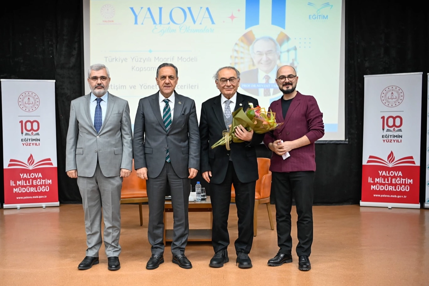 Prof. Dr. Nevzat Tarhan Yalova'da Eğitim Liderliği Konuştu