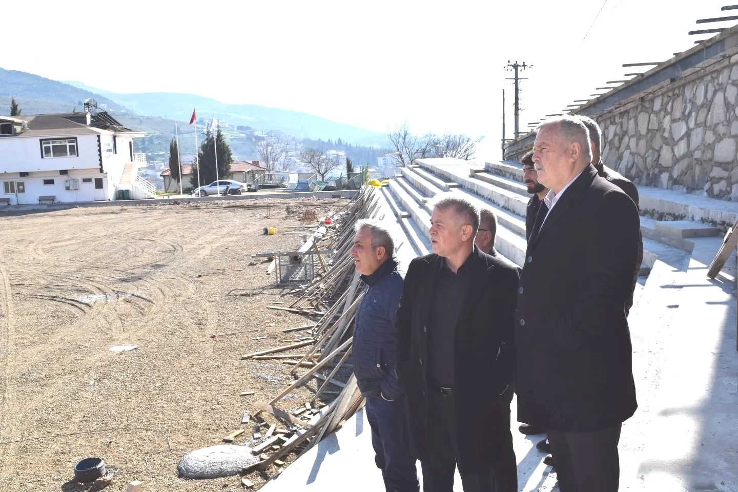 Armutlu'da Dev Yatırım: Stadyum, Halı Saha ve Dağ Hamamı Yenileniyor