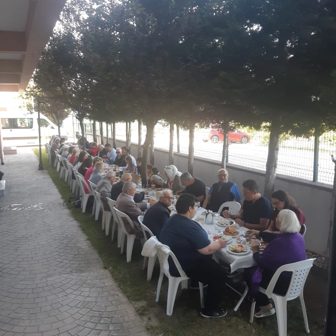 Yalova'da Huzurevi Sakinlerine Bayram Ziyareti ve Kutlaması