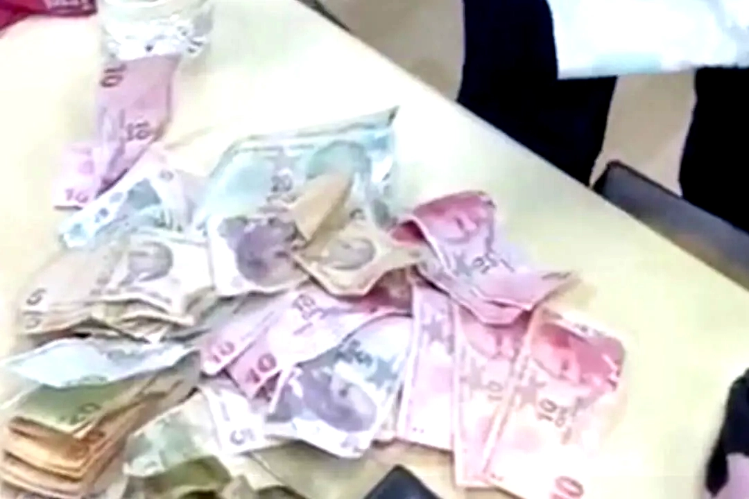 Gemlik'te Bebek Bezi İçinde Para Saklayan Dilenci Grubu Yakalandı