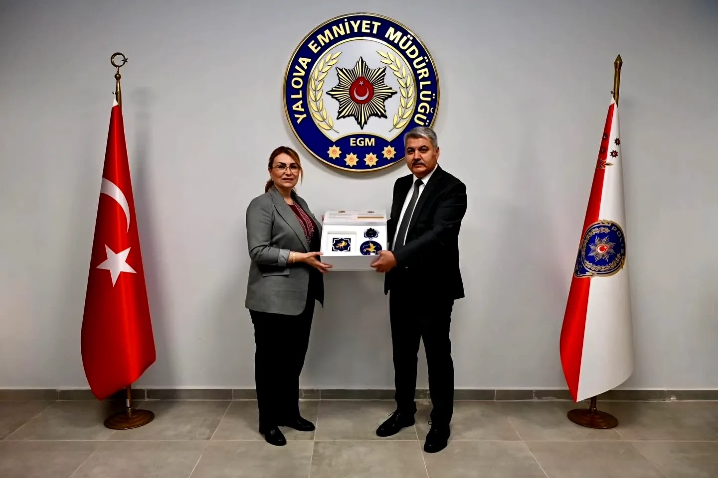 Altınova Belediye Başkanı Yalova Valisi ve Emniyet Müdürü'nü Ziyaret Etti