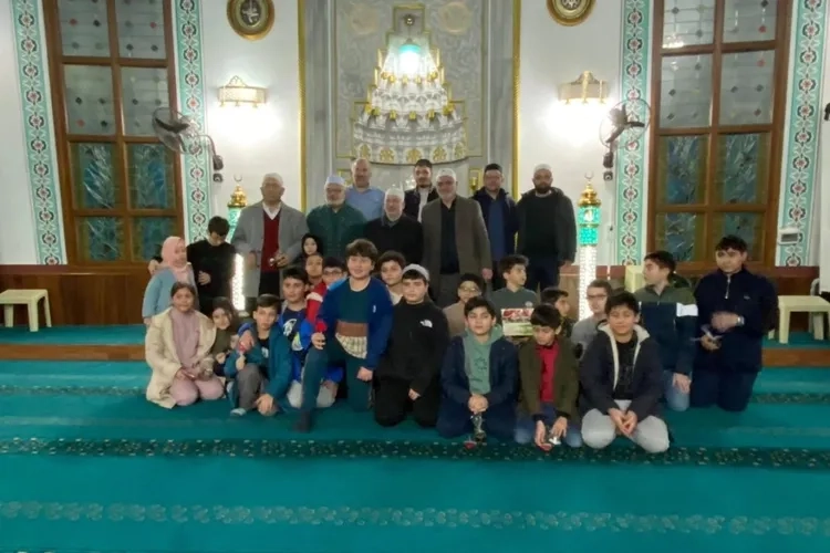 Yalova'da Çocuklarla Teravih Coşkusu | Cami ve Aile Buluşması