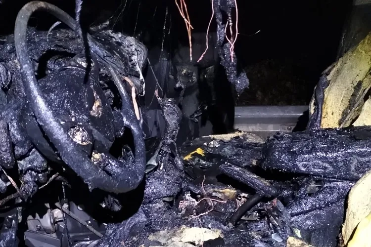 Yalova-Bursa Karayolunda Araç Yangını: Son Anda Kurtuluş