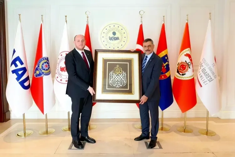 Ahmet Büyükgümüş, İçişleri Bakanı Çiftçi'yi Ziyaret Etti