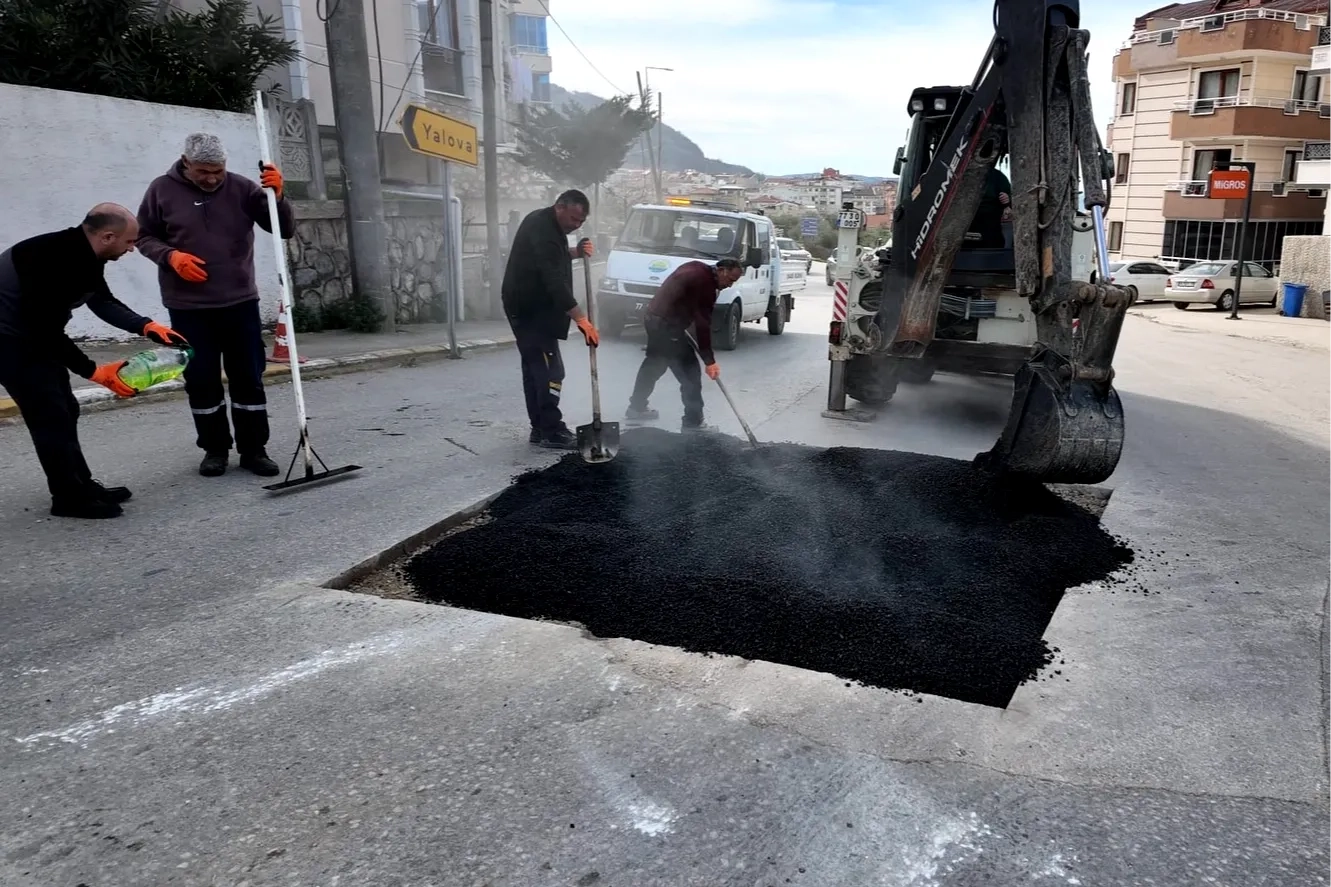 Çınarcık'ta Asfalt Yenileme: 4 Ana Cadde Yenileniyor