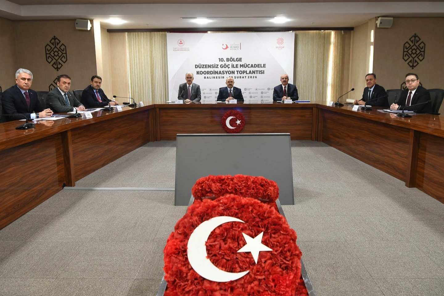 Düzensiz Göçle Mücadele Toplantısı: Bölge Valileri Balıkesir'de Buluştu