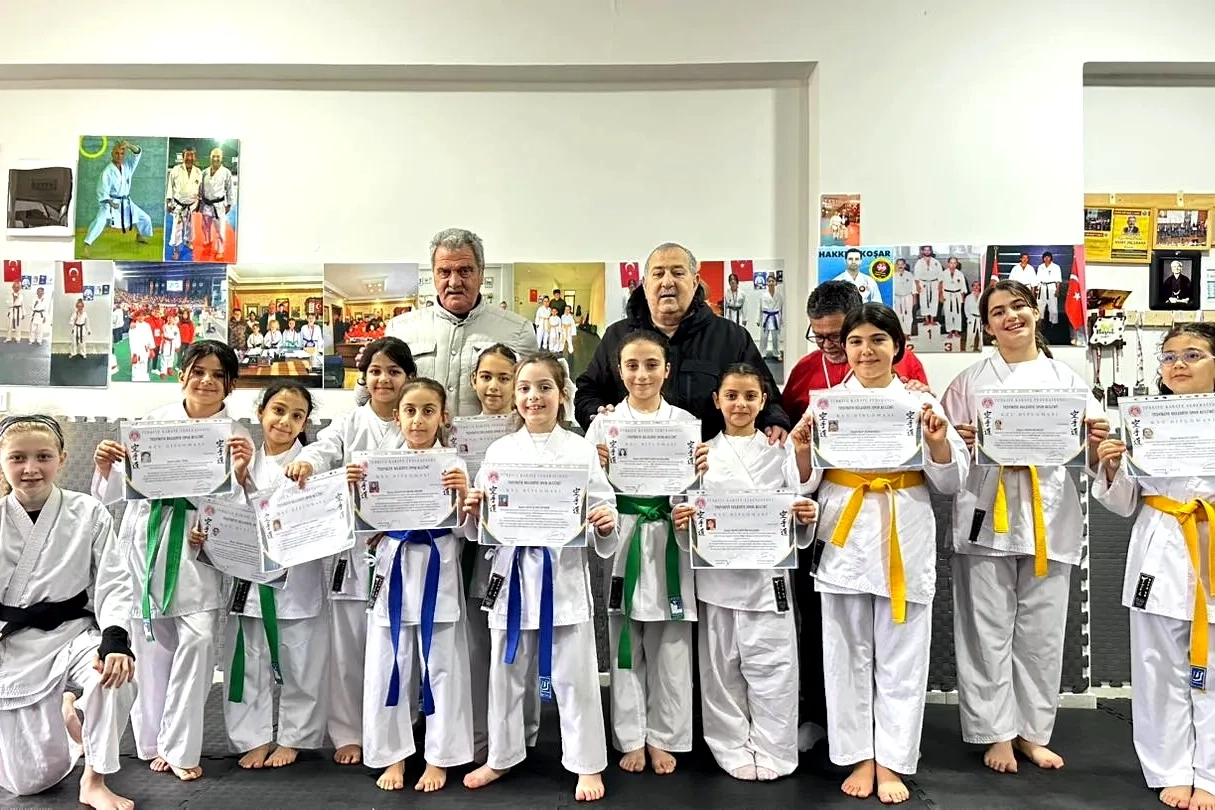 Teşvikiye'de Karate Kuşak Sınavı: Öğrenciler Diplomalarını Aldı