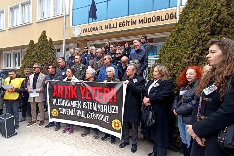 Yalova'da Öğretmen Cinayetine Tepki: Eğitimciler İş Bıraktı