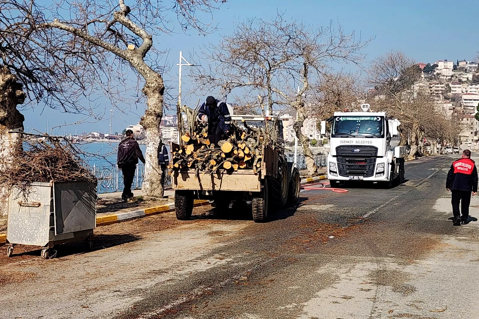 Esenköy Sahili Ramazan Bayramı'na Hazır: Temizlik ve Peyzaj Çalışmaları