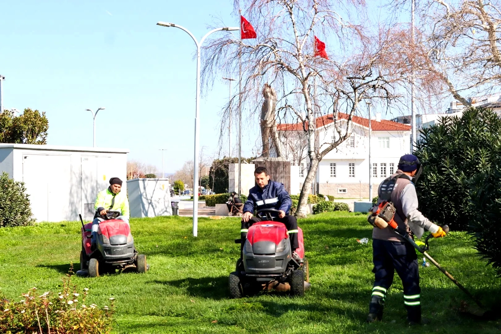 Yalova'da Parke, Park ve Yeşil Alan Çalışmaları Hız Kesmeden Devam Ediyor